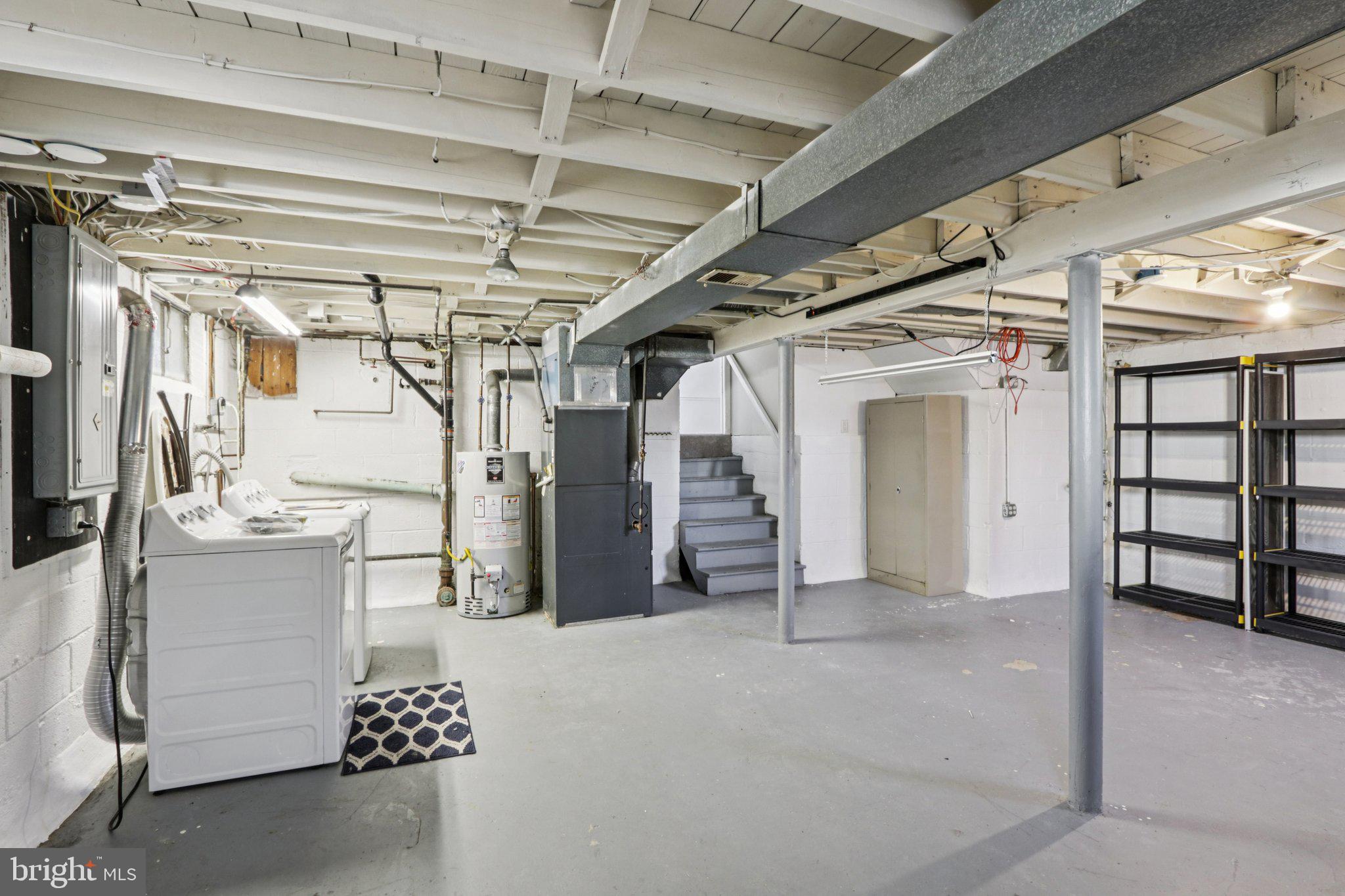 1042 SURREY ROAD