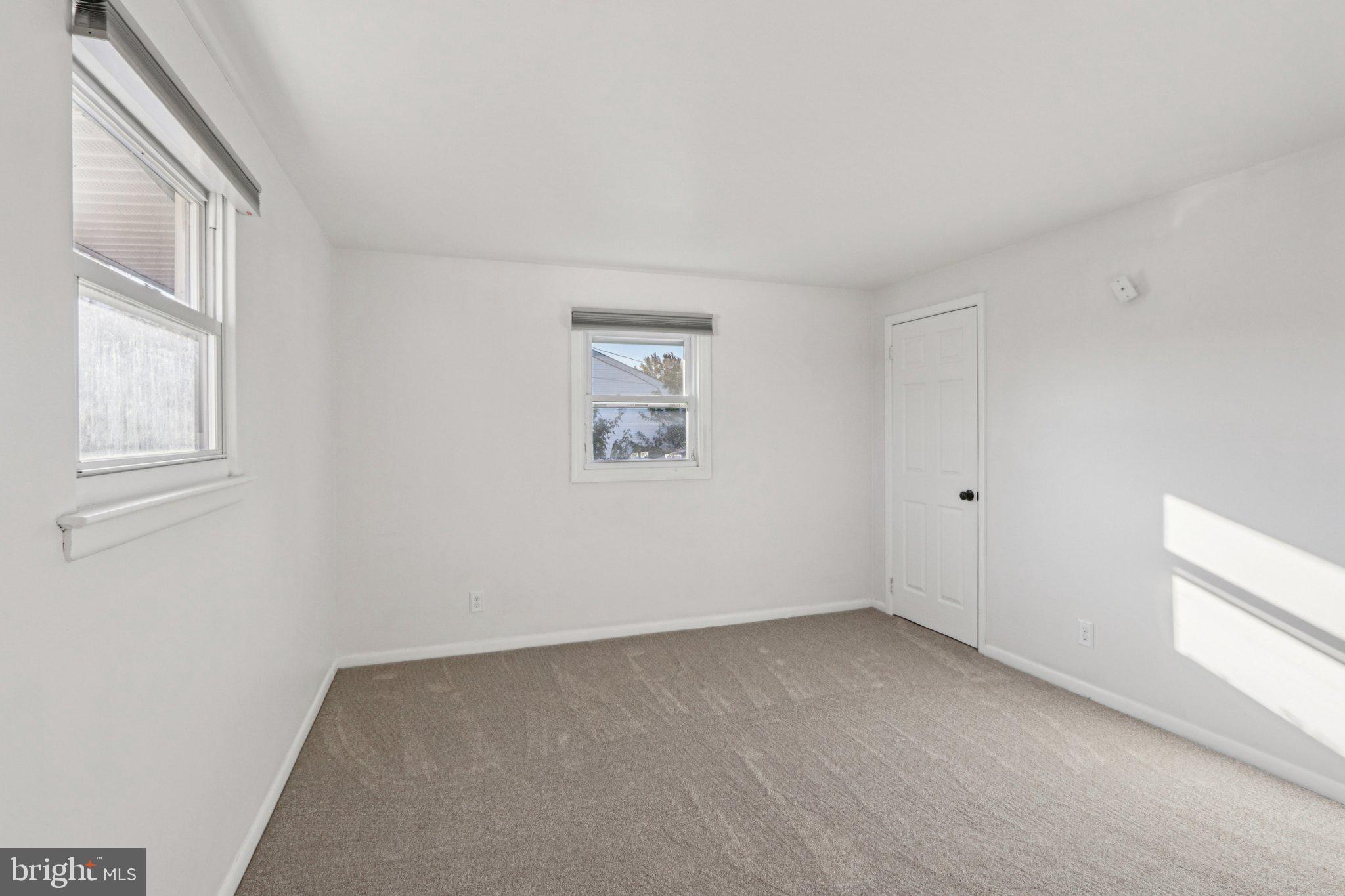 1042 SURREY ROAD