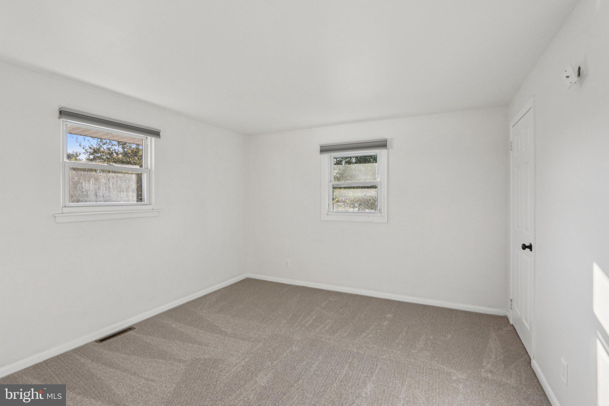 1042 SURREY ROAD