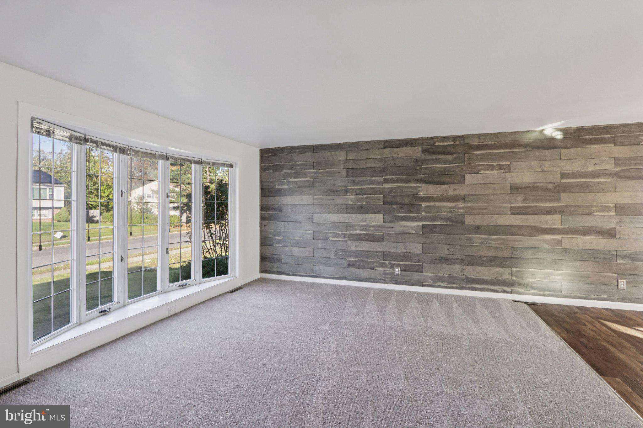 1042 SURREY ROAD