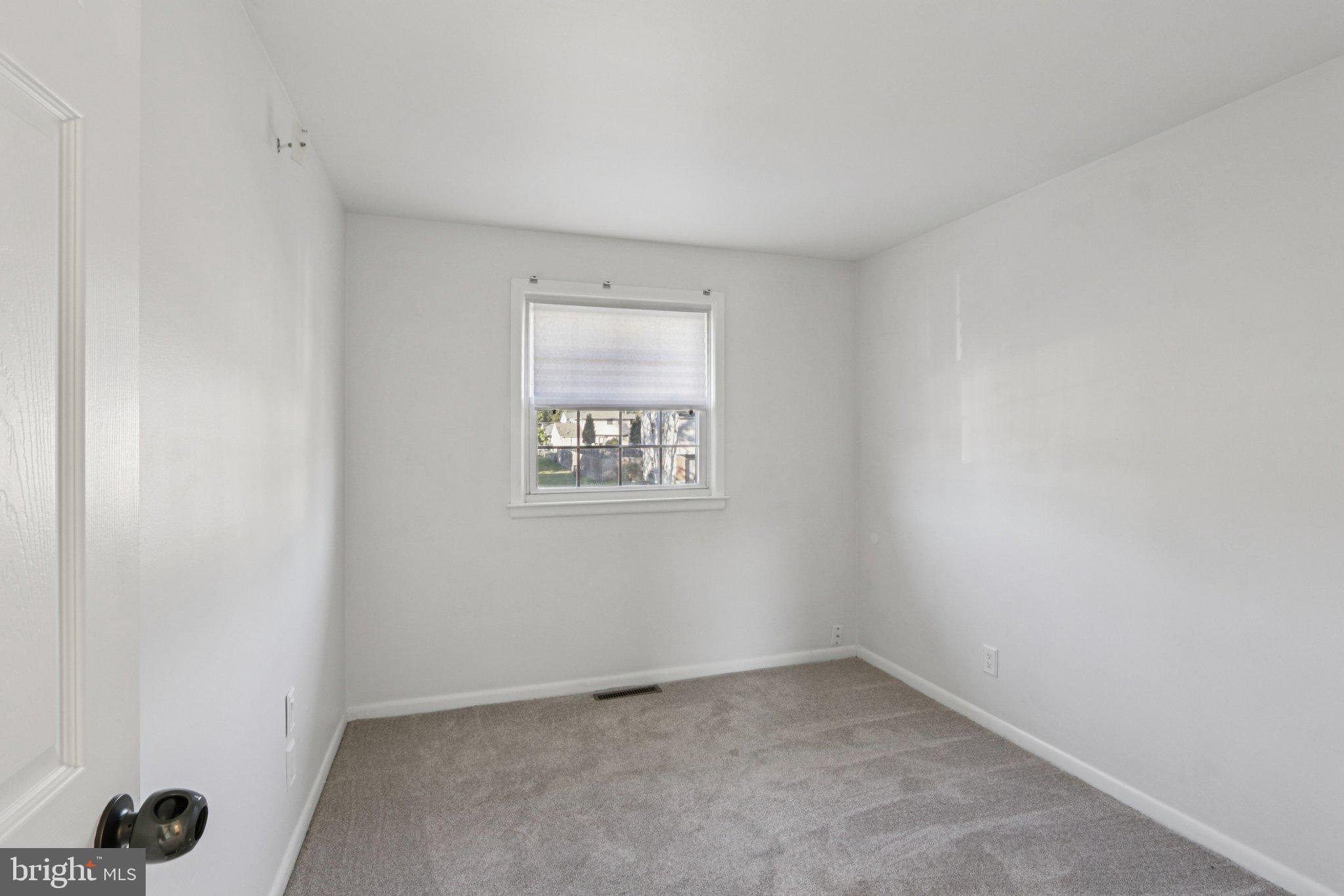 1042 SURREY ROAD