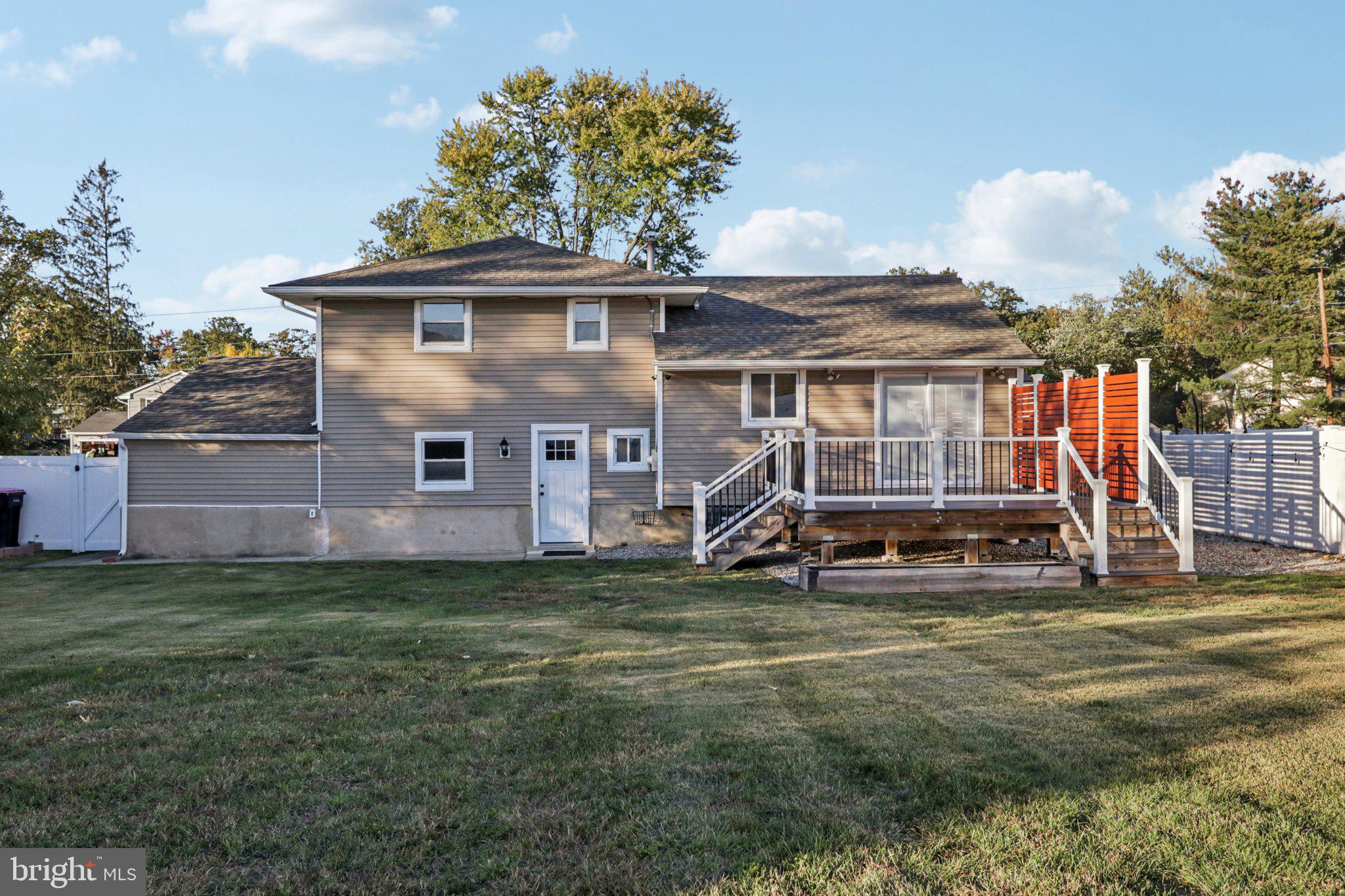 1042 SURREY ROAD