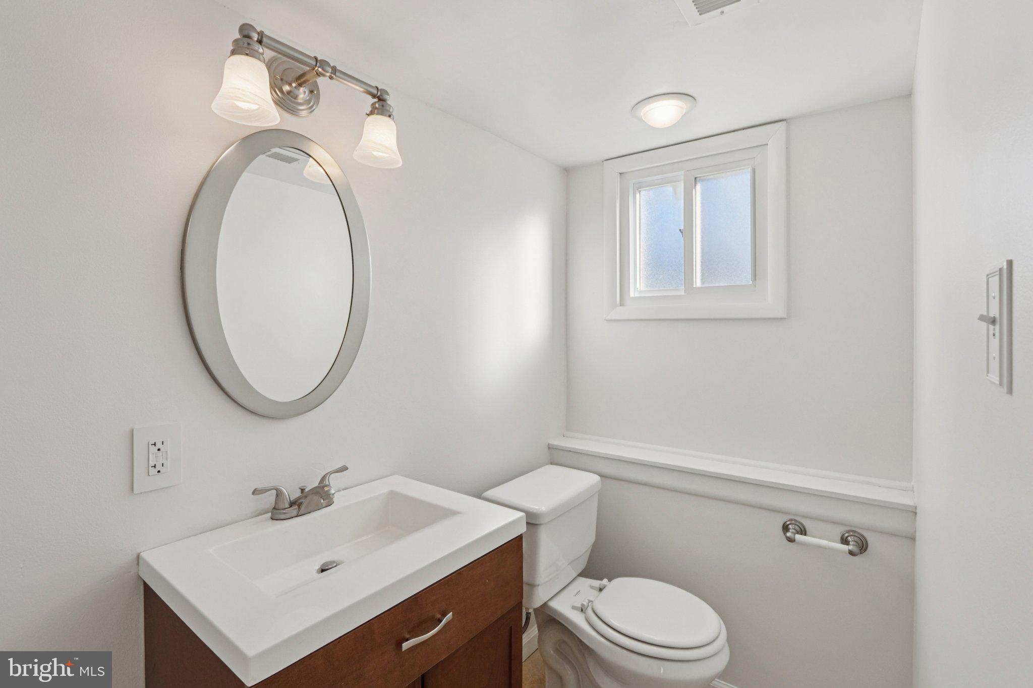 1042 SURREY ROAD