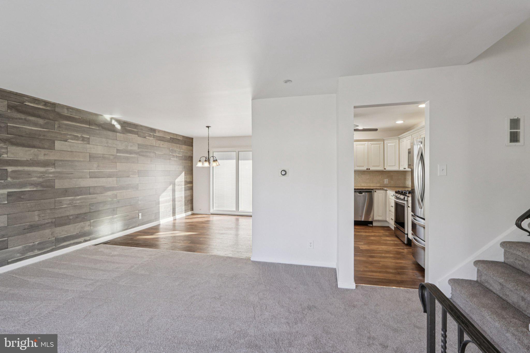 1042 SURREY ROAD