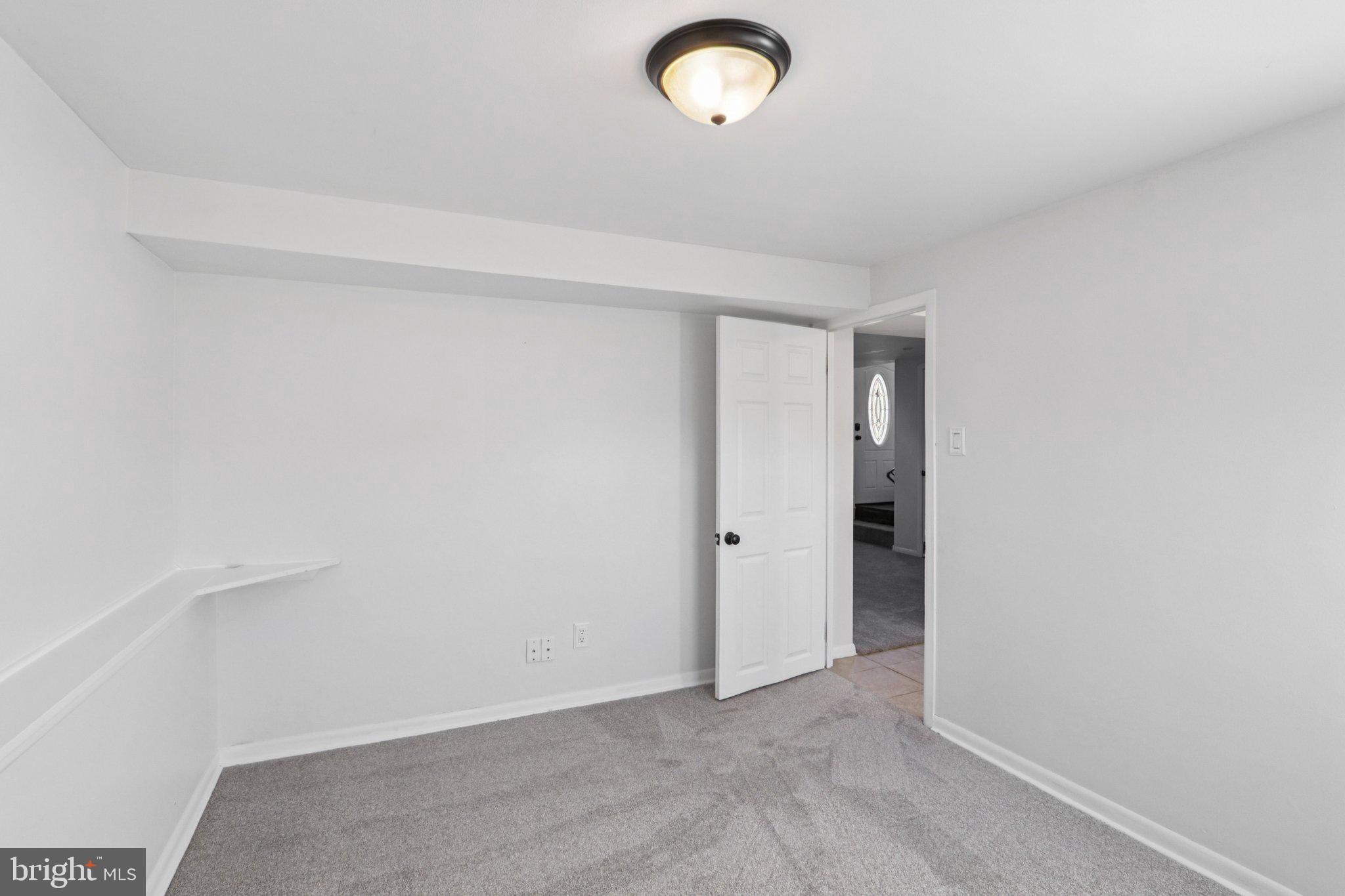 1042 SURREY ROAD