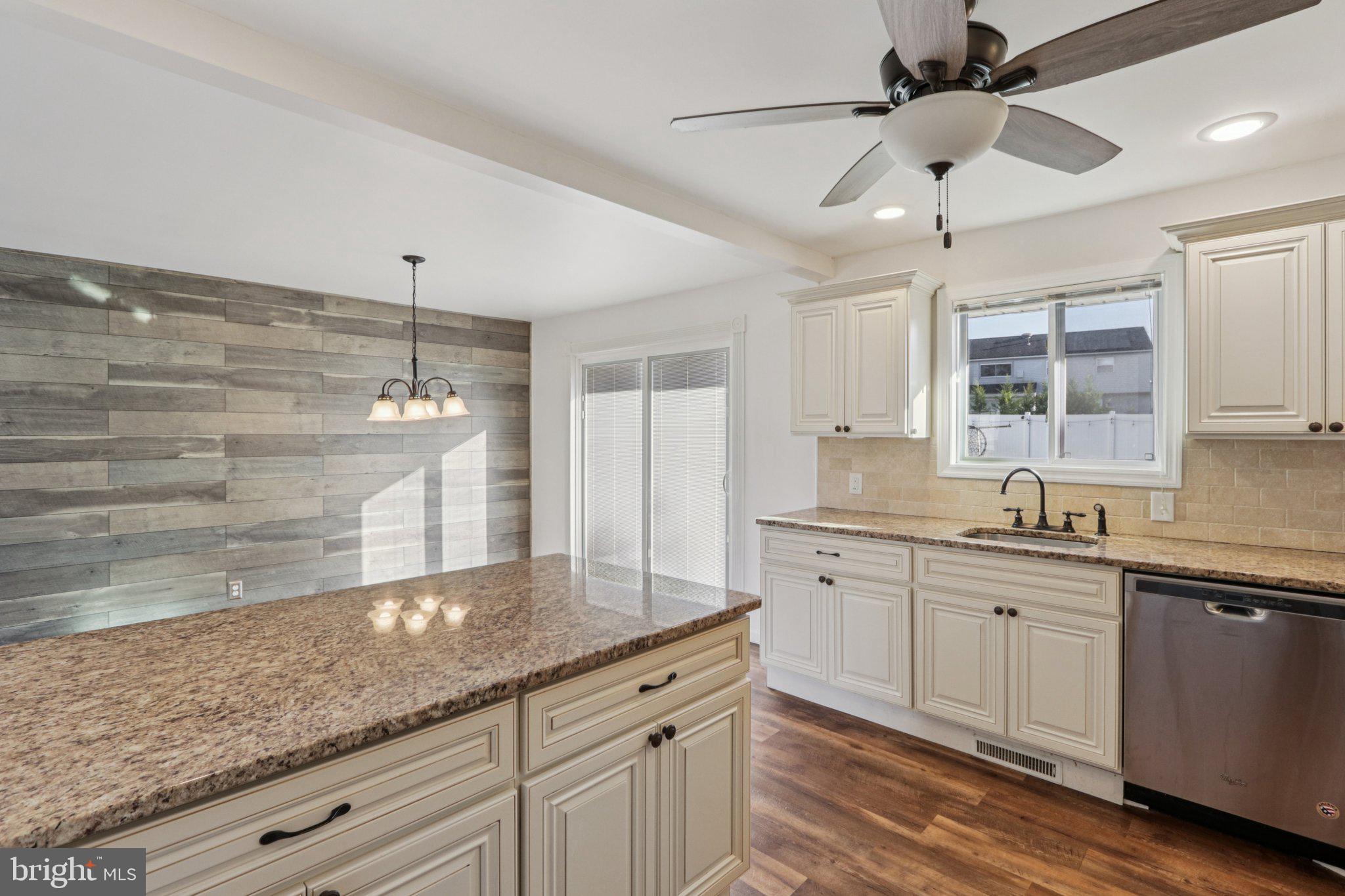 1042 SURREY ROAD
