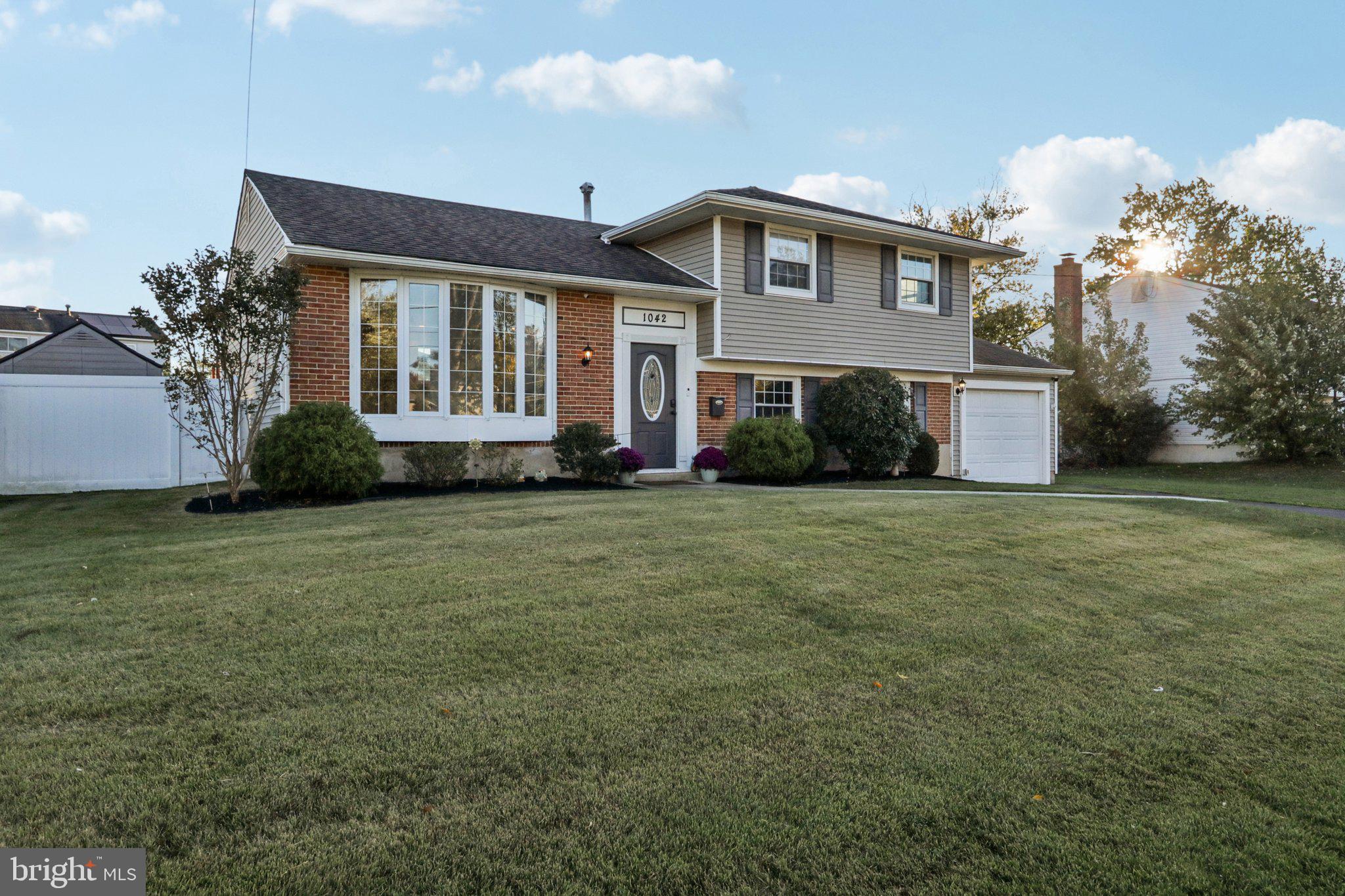 1042 SURREY ROAD