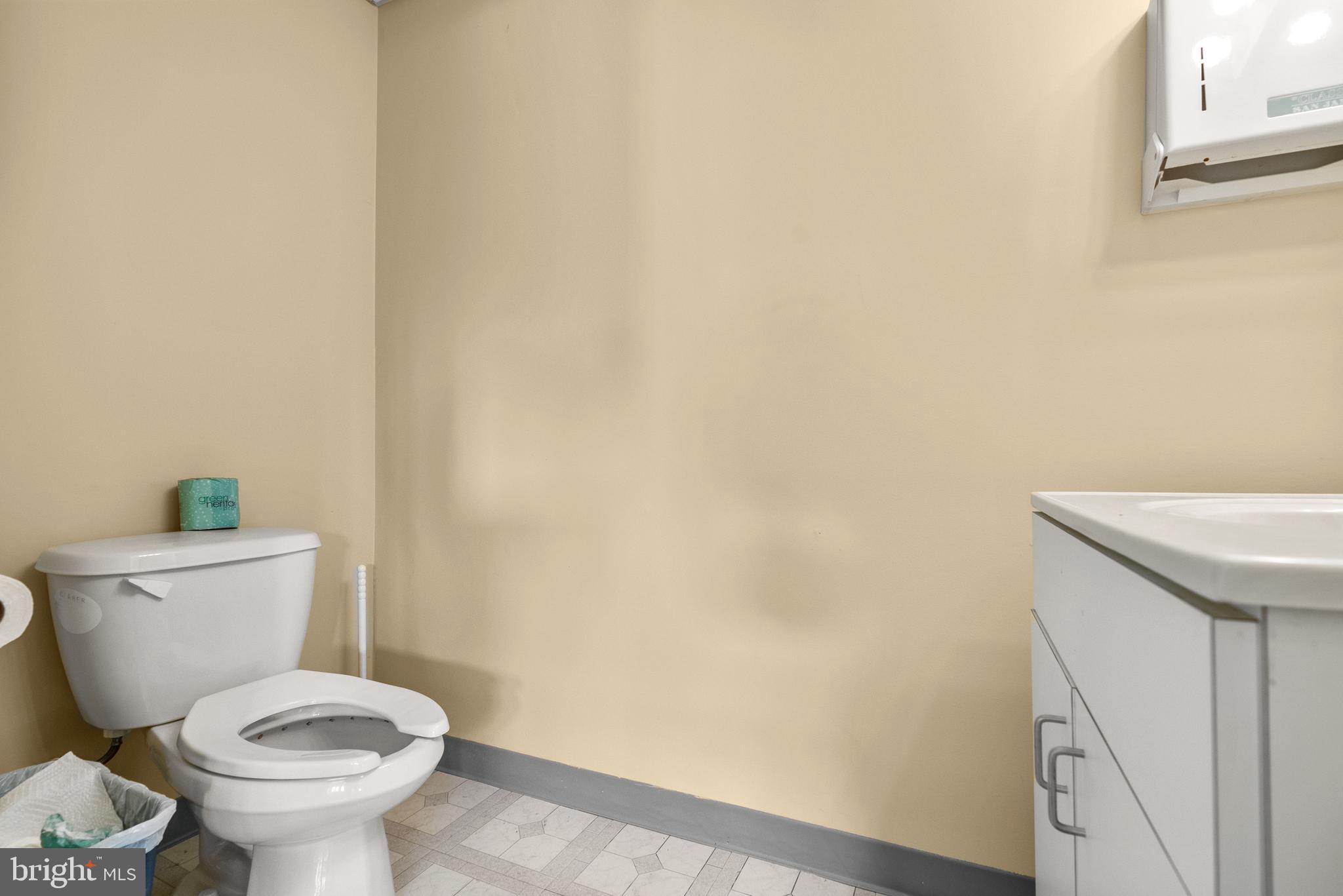 112 HADDONTOWNE COURT 203