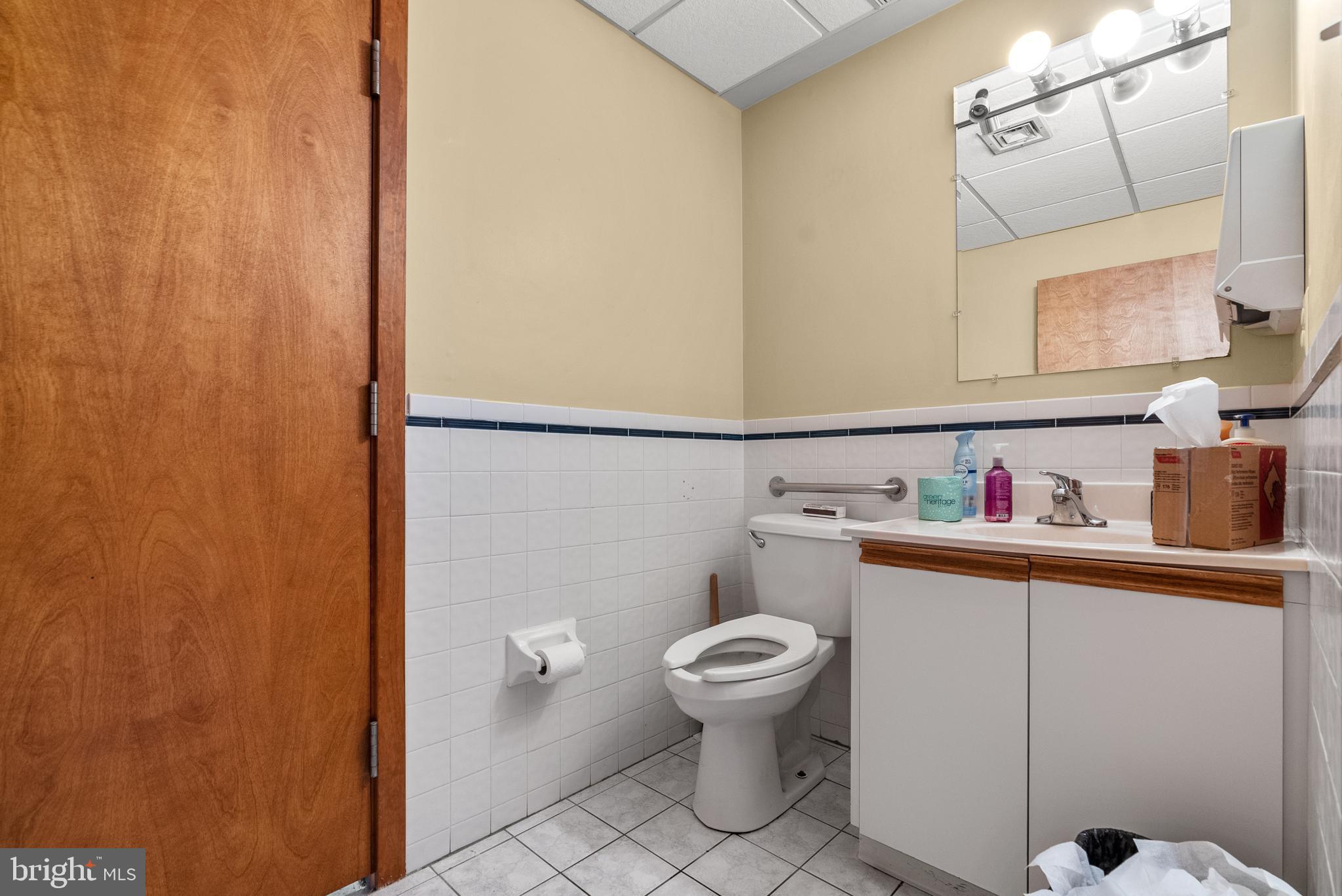 112 HADDONTOWNE COURT 203