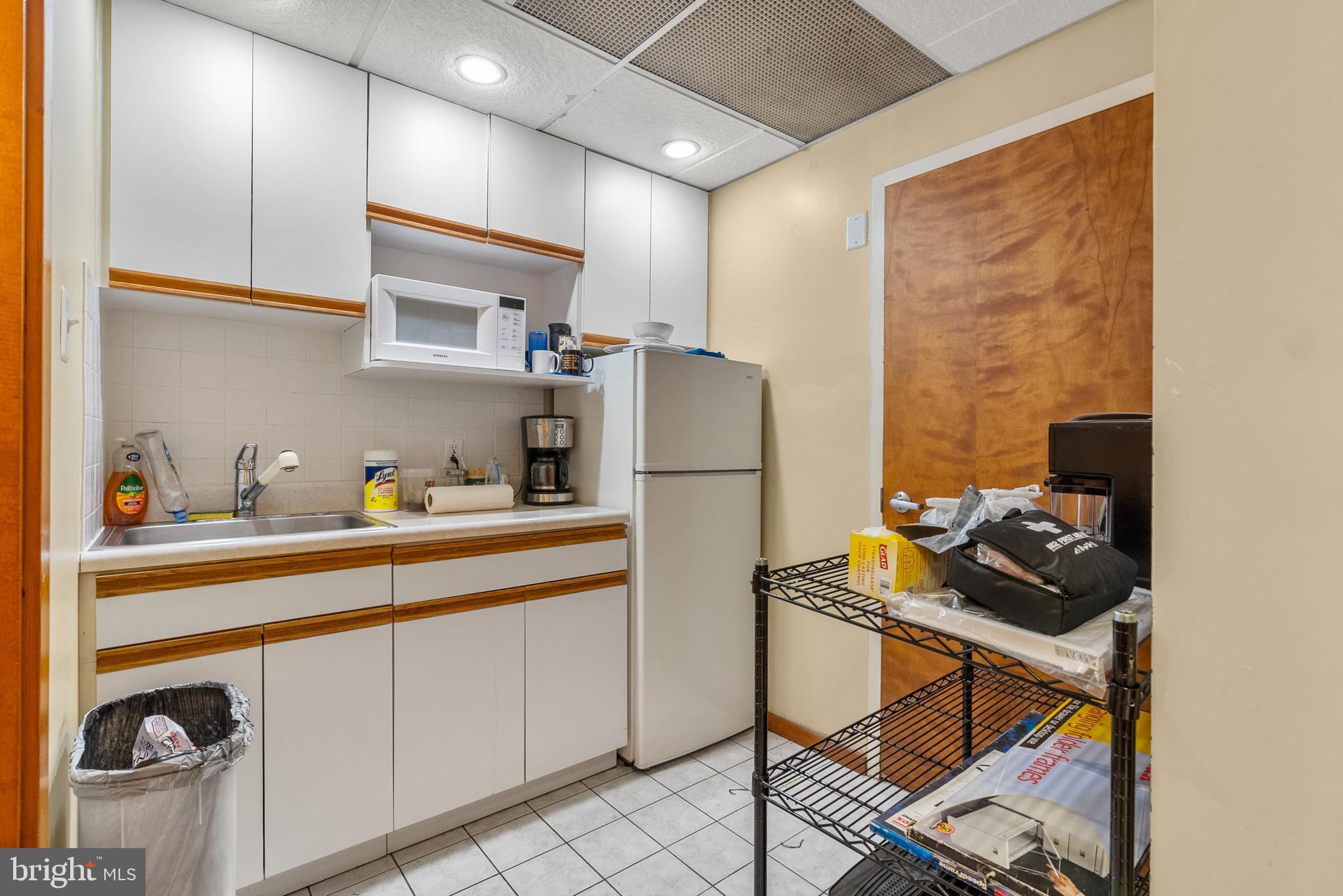 112 HADDONTOWNE COURT 203