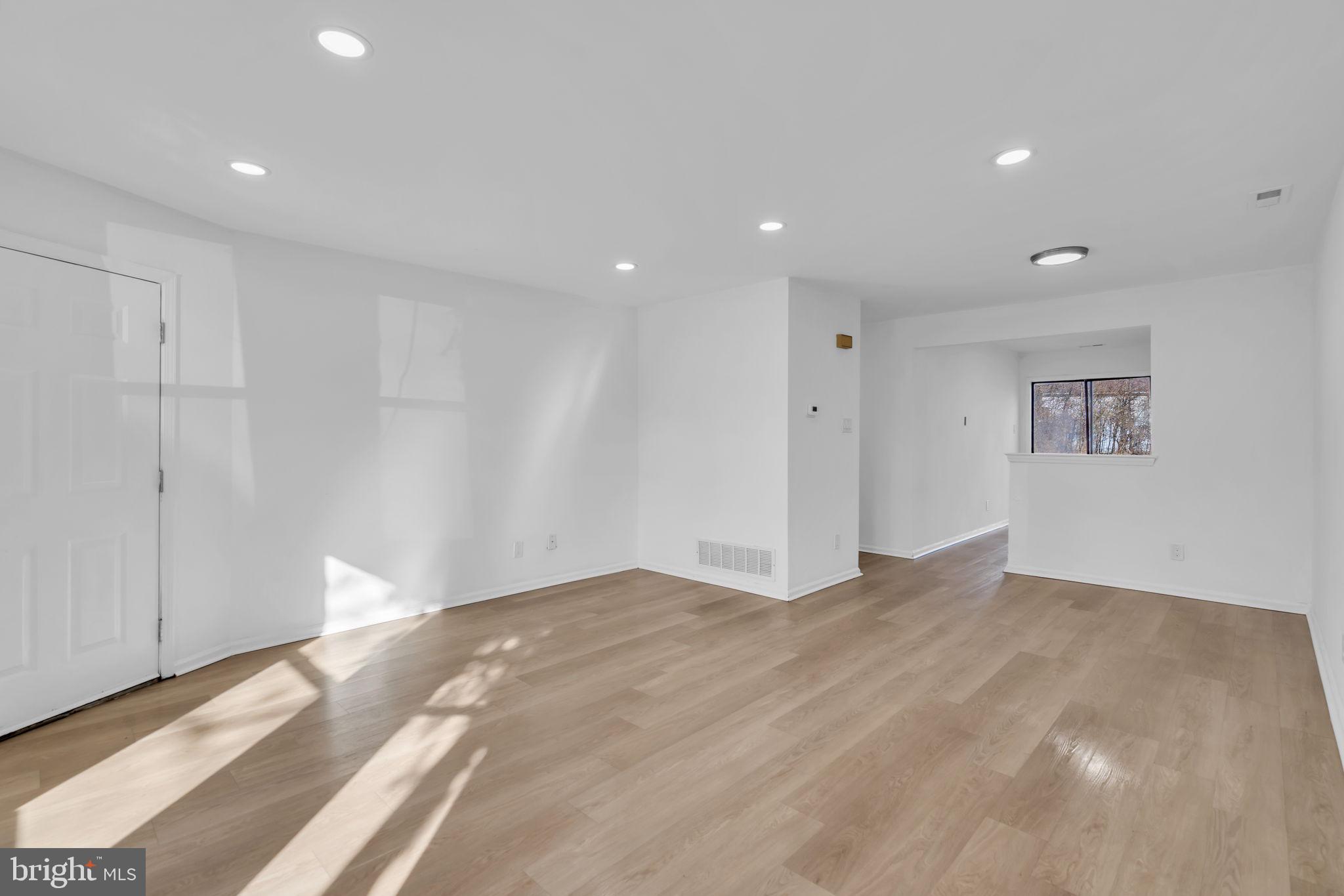 54 HOPEWELL LANE A