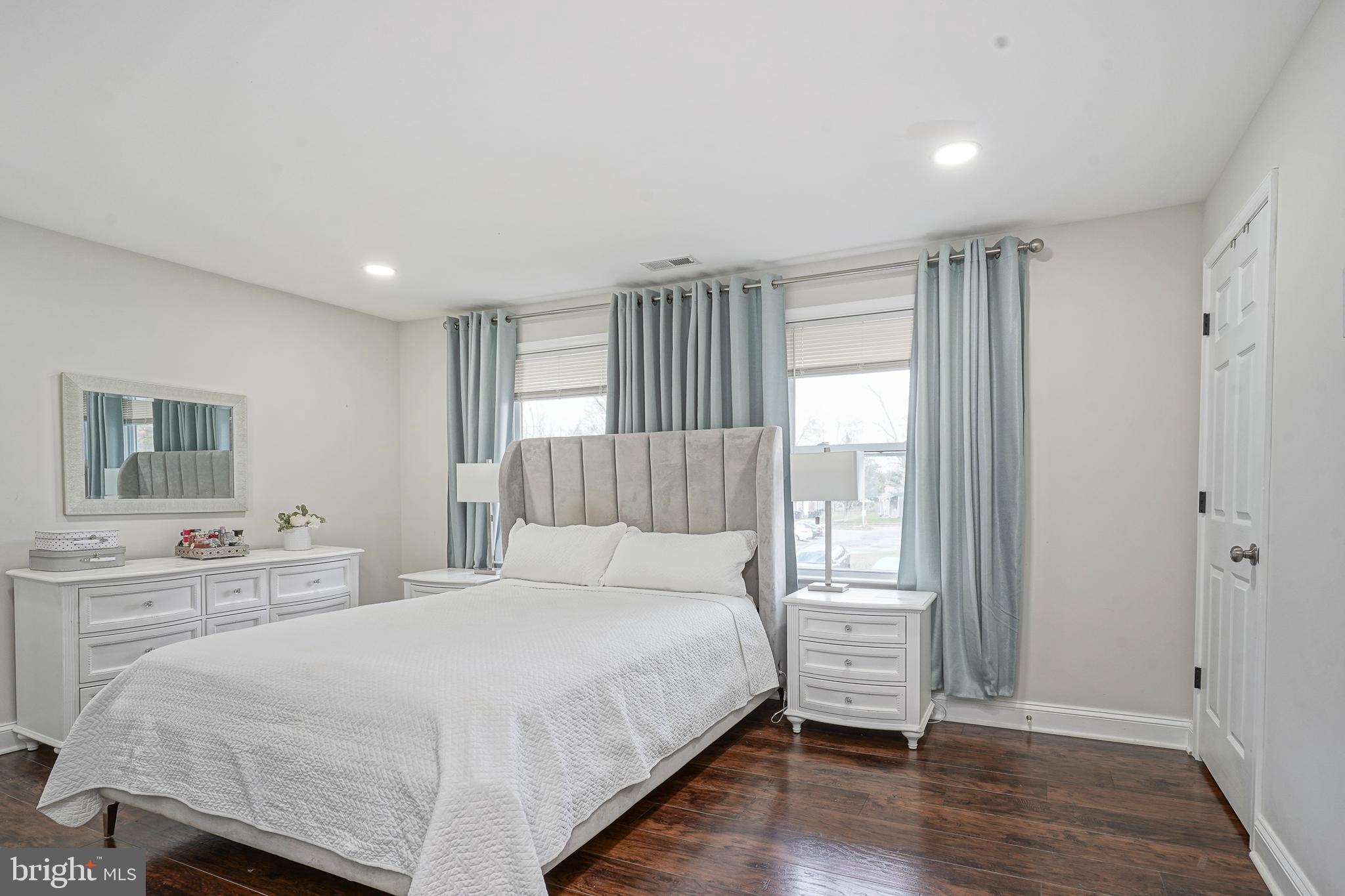 48 MEMPHIS COURT