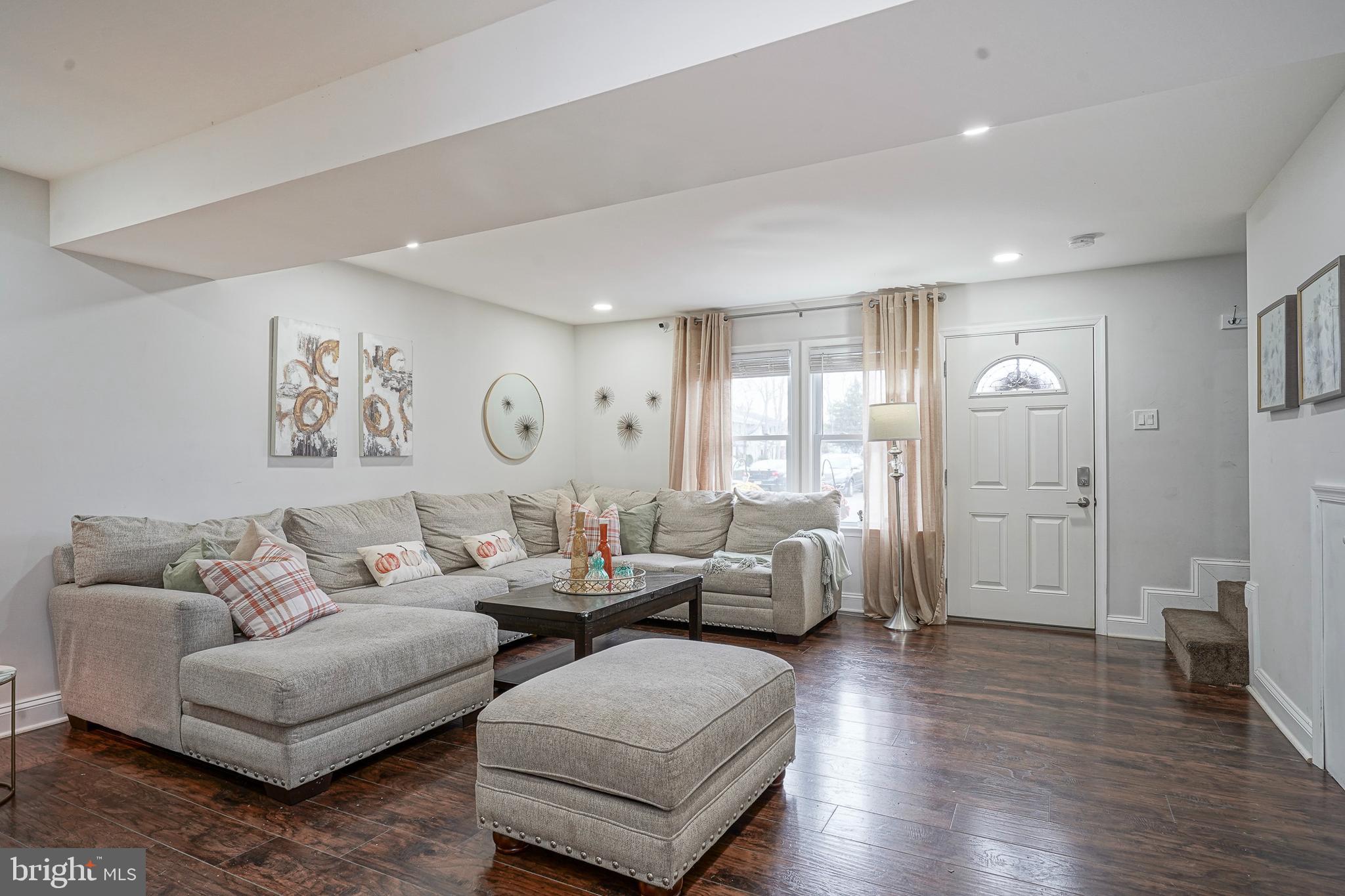 48 MEMPHIS COURT