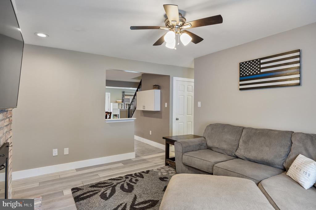 9 IRONGATE DRIVE