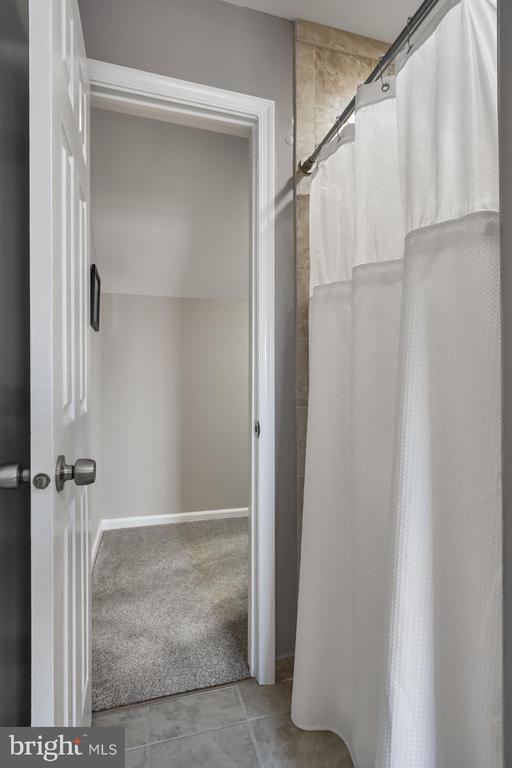 9 IRONGATE DRIVE