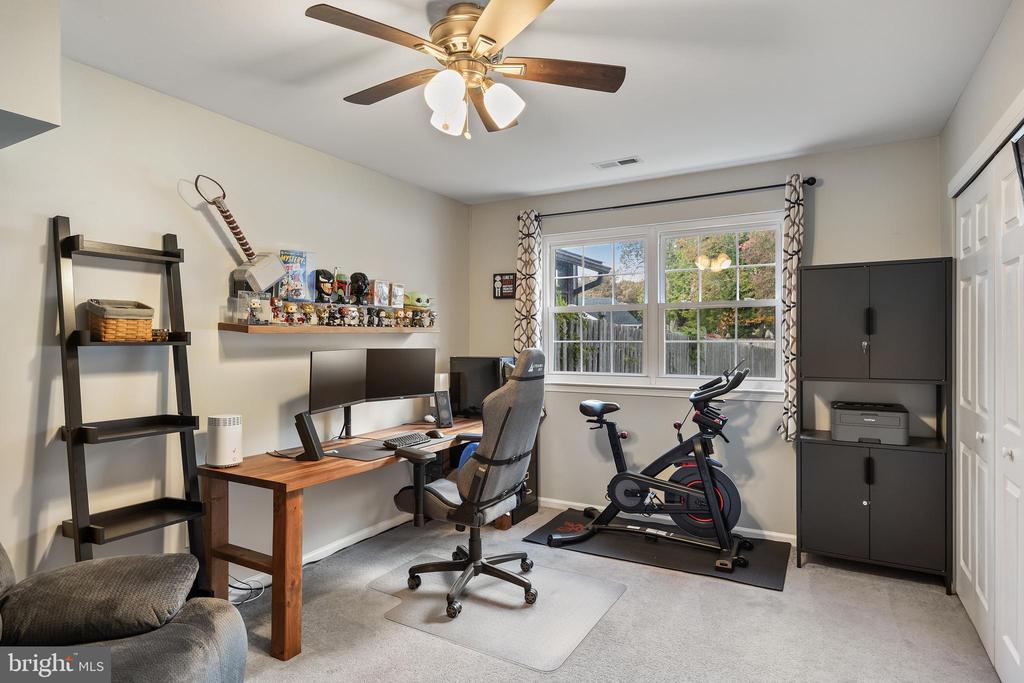 9 IRONGATE DRIVE