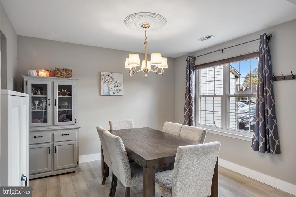 9 IRONGATE DRIVE