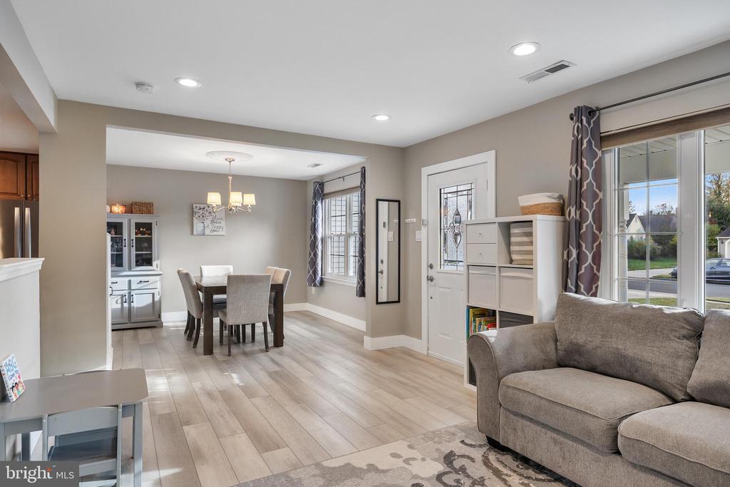 9 IRONGATE DRIVE