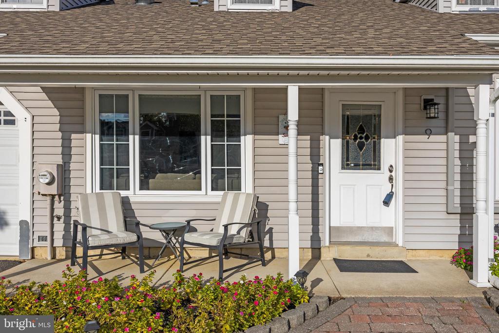 9 IRONGATE DRIVE