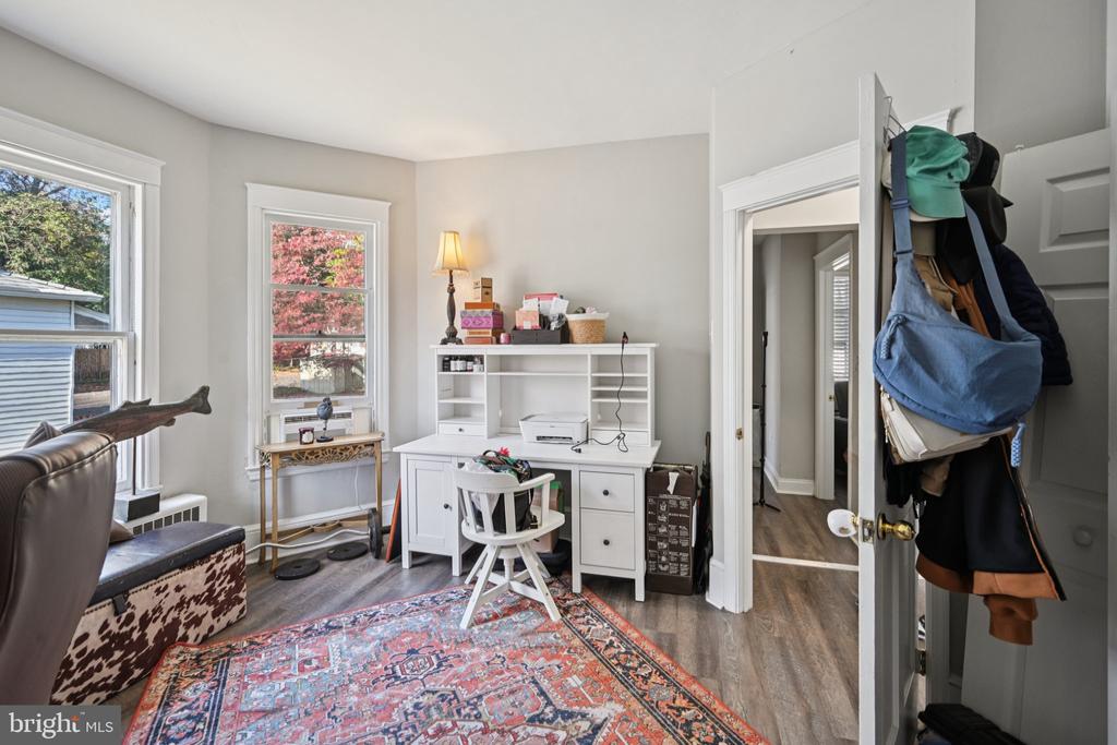 127 7TH AVENUE
