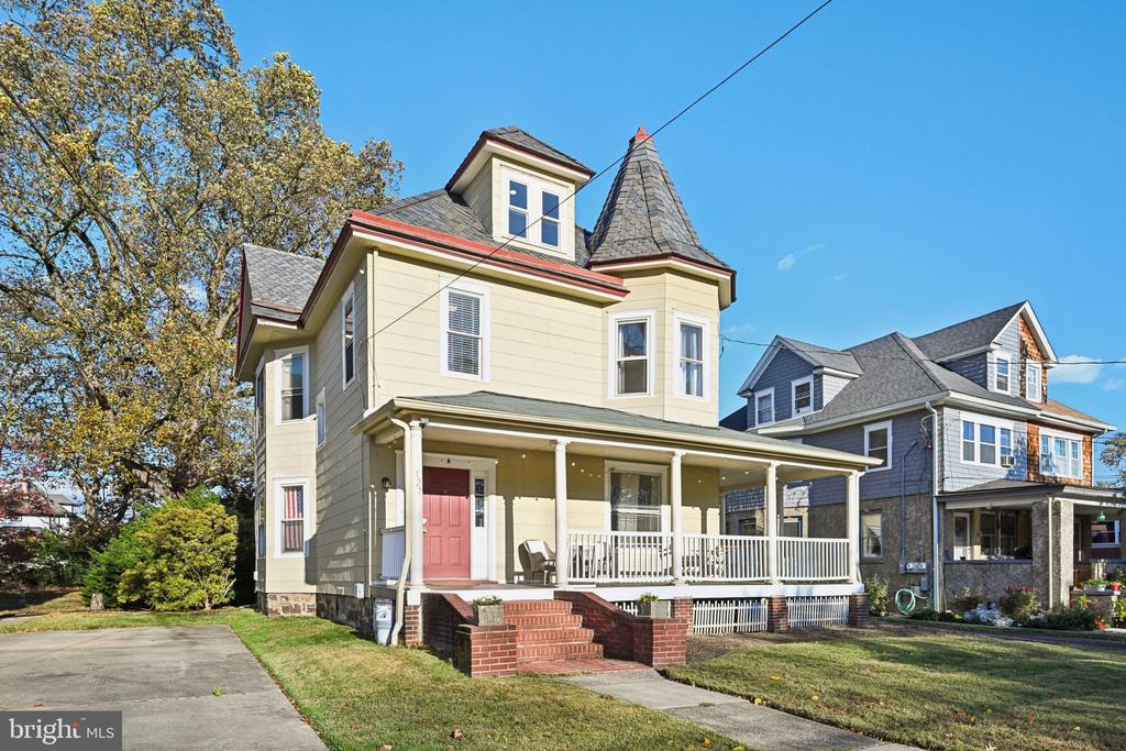127 7TH AVENUE