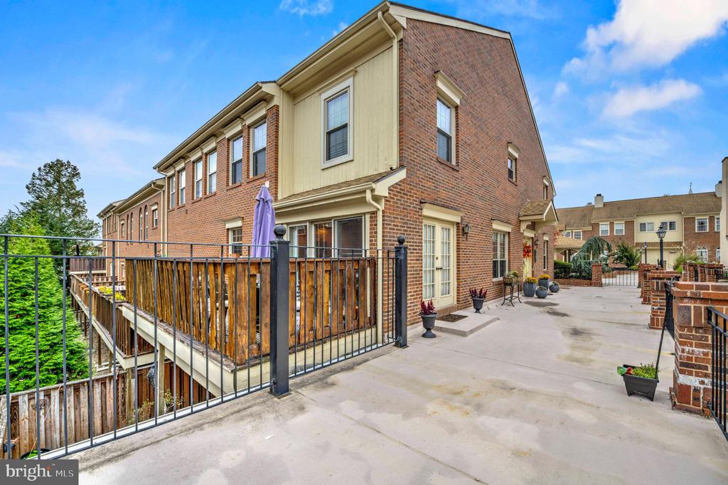 5041 MAIN STREET