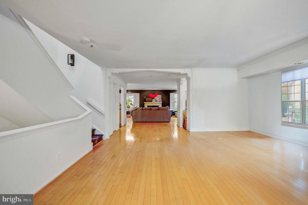 5041 MAIN STREET