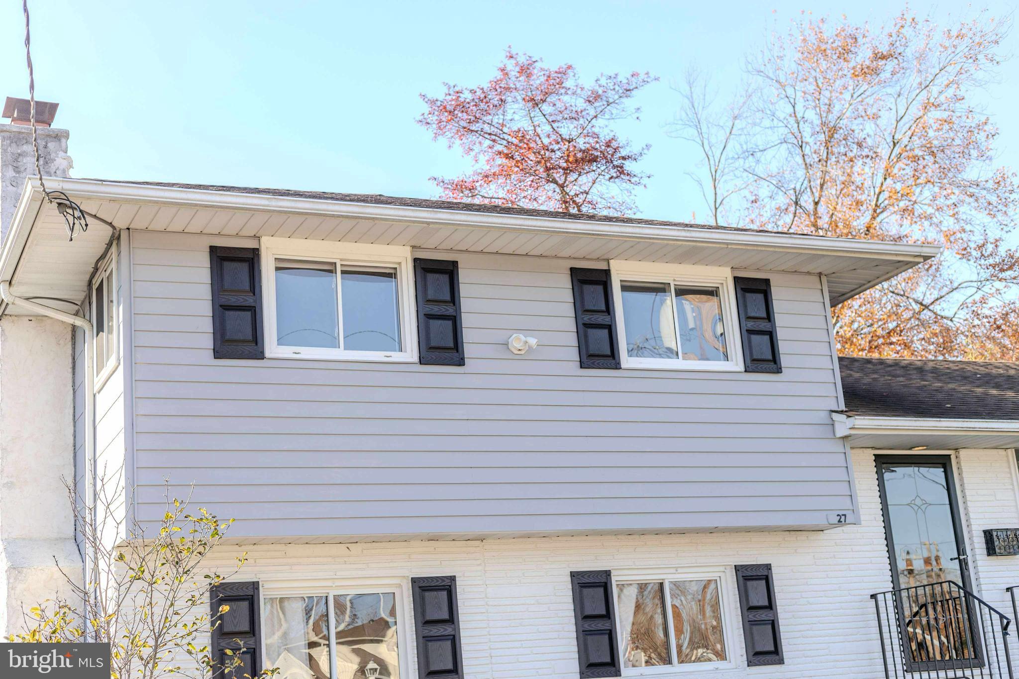 27 LILLIAN PLACE