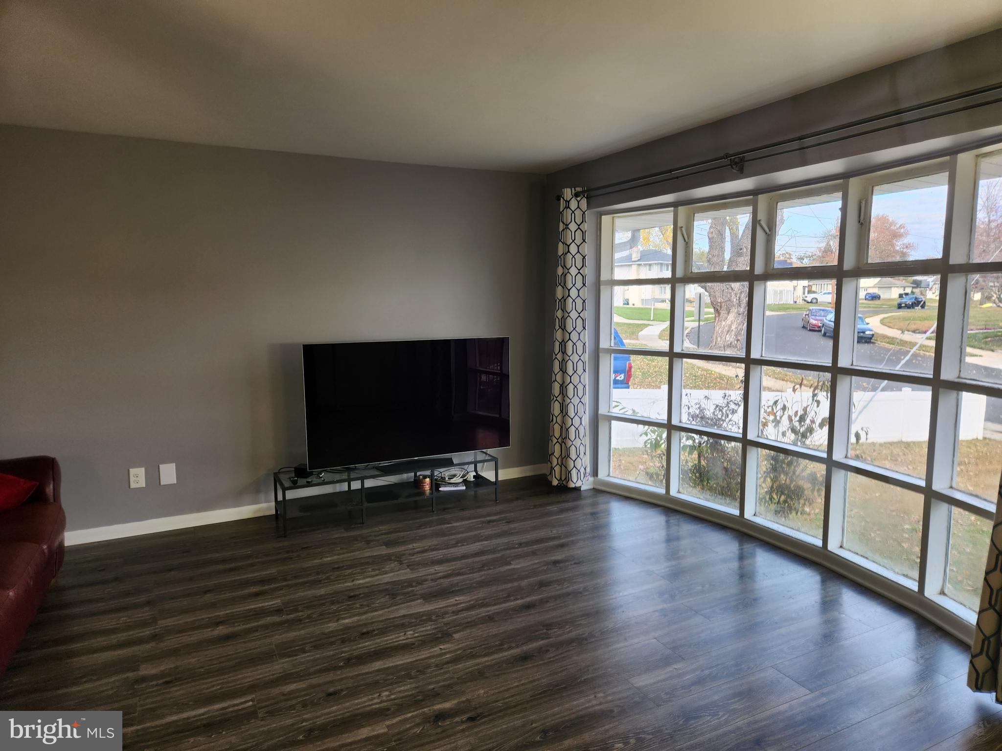 27 LILLIAN PLACE