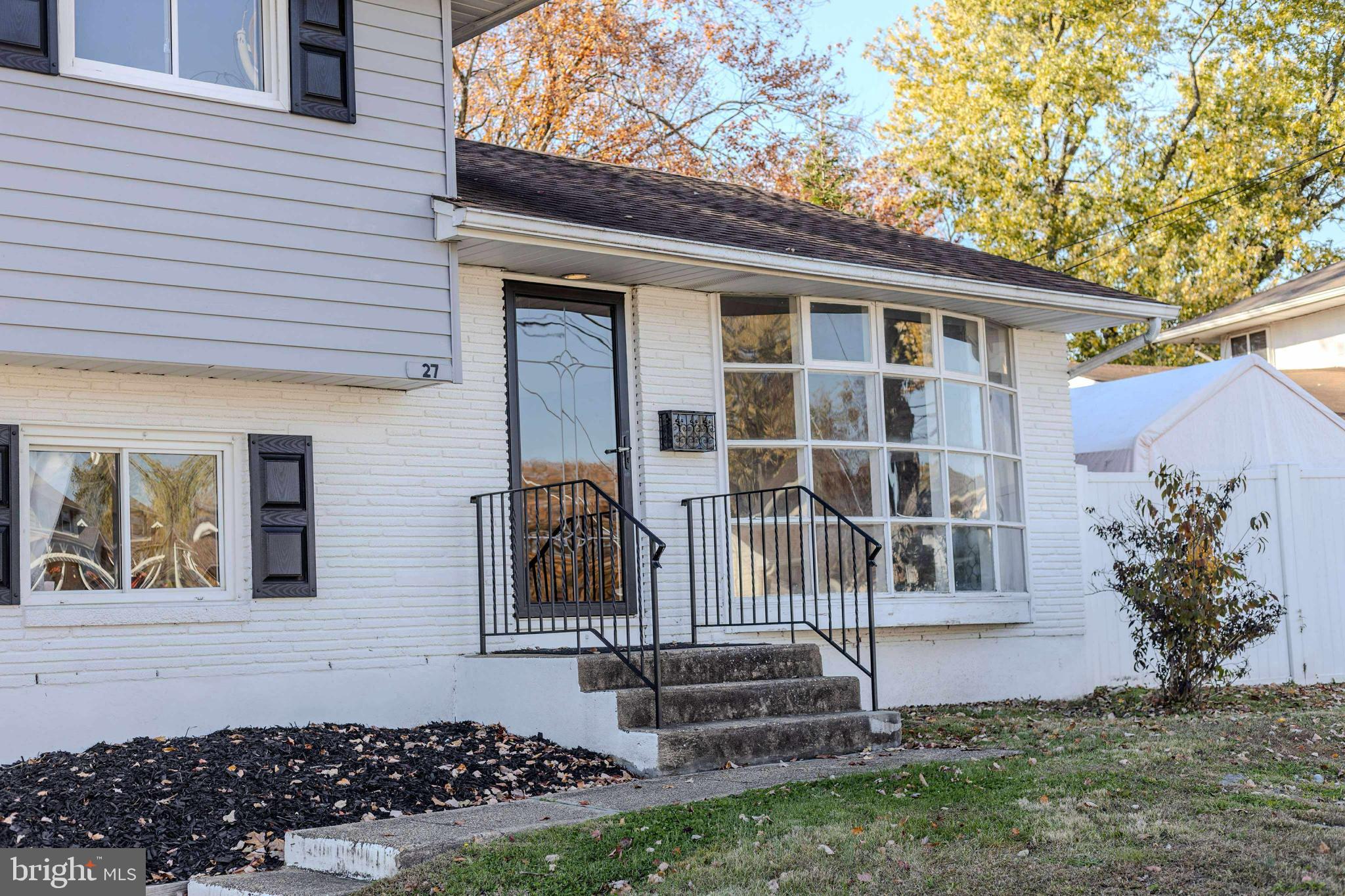 27 LILLIAN PLACE