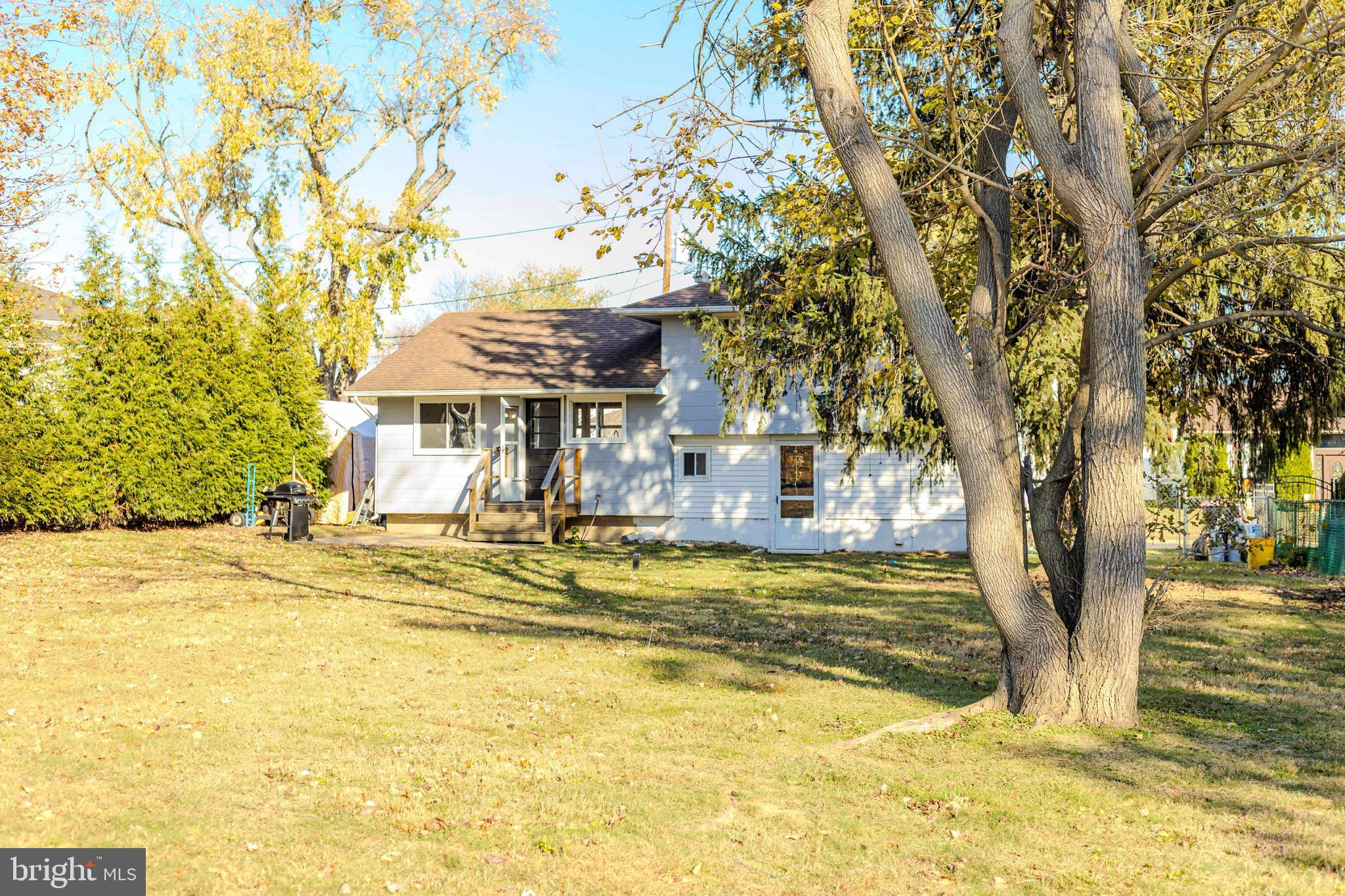 27 LILLIAN PLACE