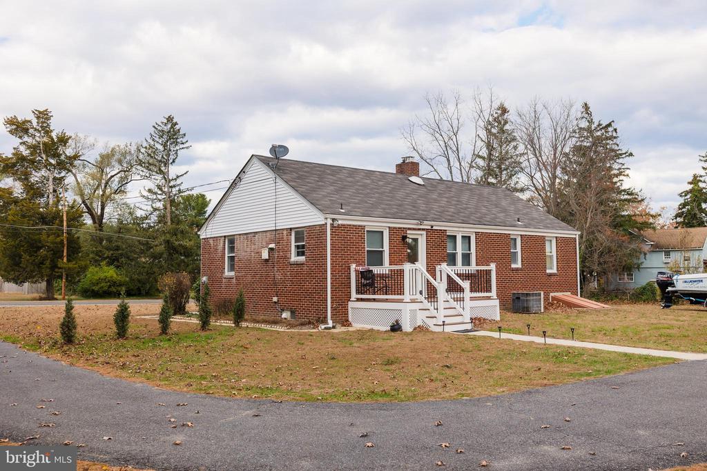 190 WATERFORD ROAD
