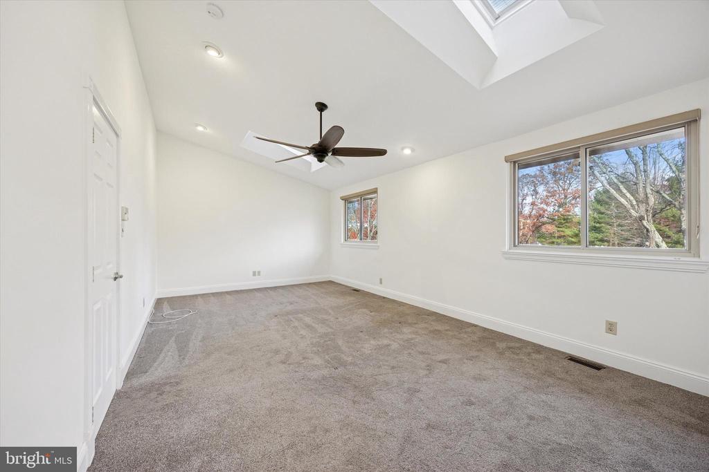 4 FAIRHAVEN COURT