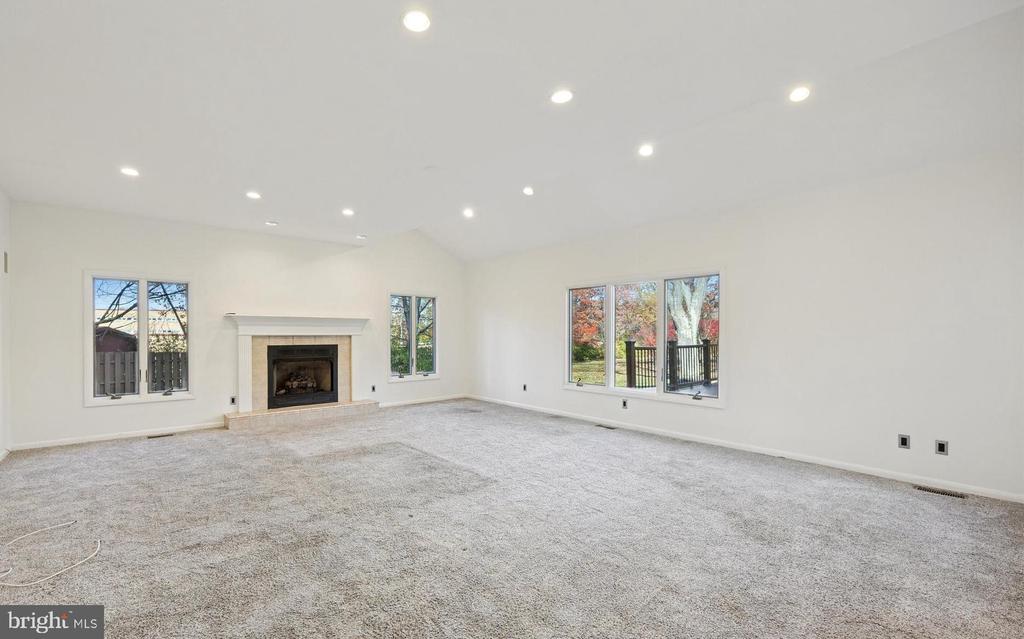 4 FAIRHAVEN COURT