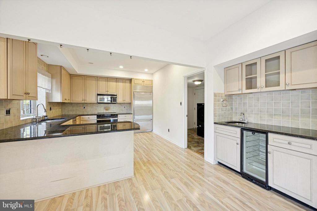 4 FAIRHAVEN COURT