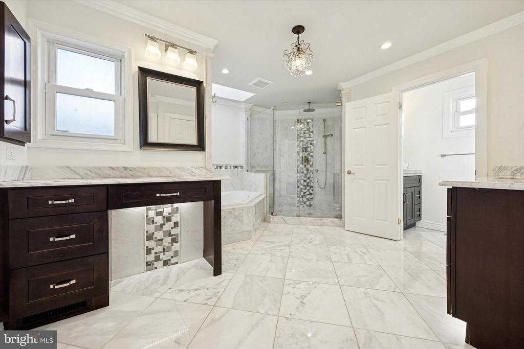 4 FAIRHAVEN COURT