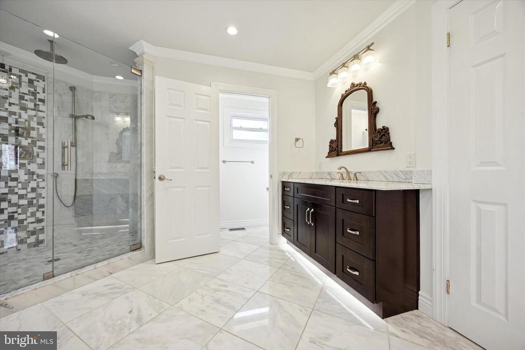 4 FAIRHAVEN COURT
