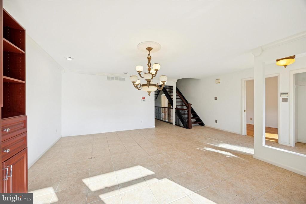 4 FAIRHAVEN COURT