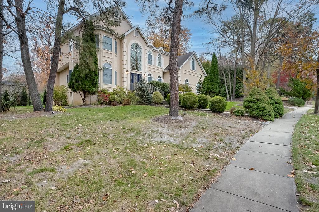 6 OAK RIDGE DRIVE