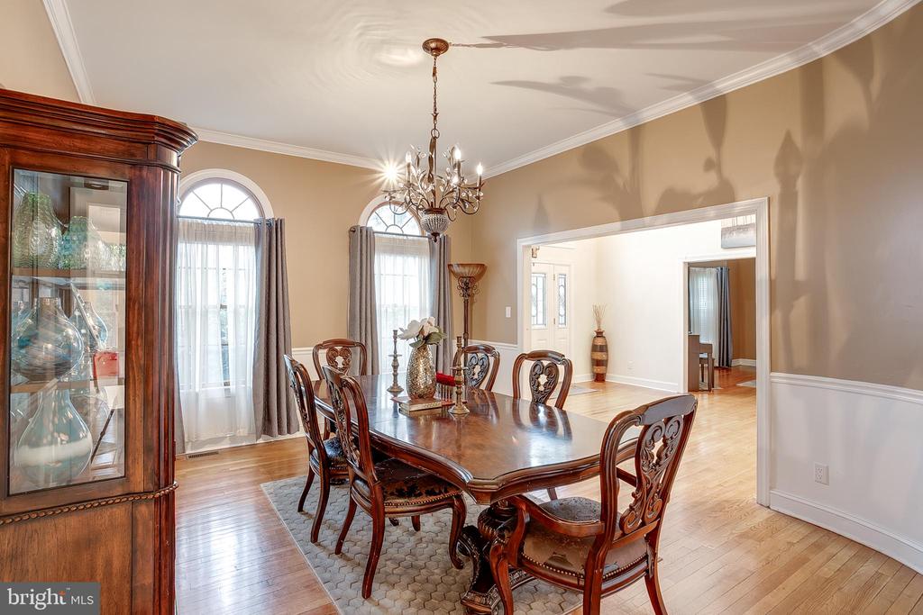 6 OAK RIDGE DRIVE