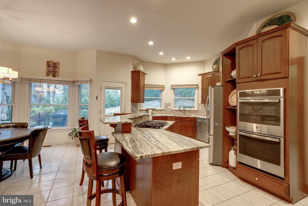 6 OAK RIDGE DRIVE