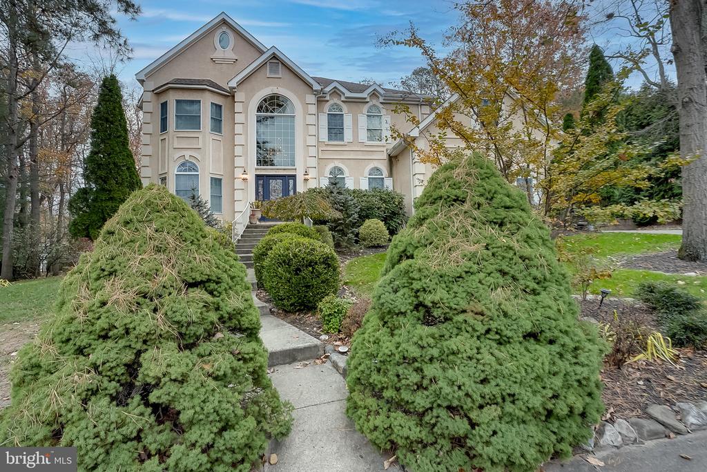 6 OAK RIDGE DRIVE