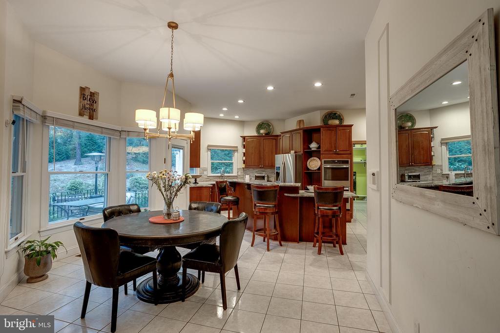 6 OAK RIDGE DRIVE