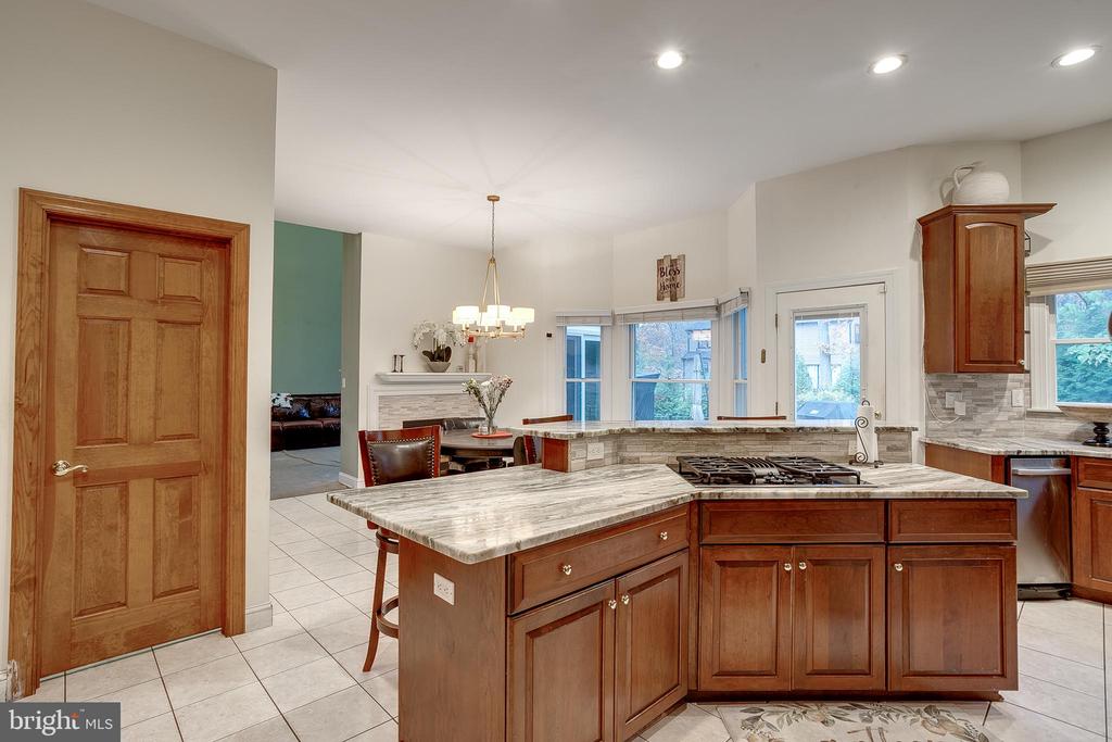 6 OAK RIDGE DRIVE