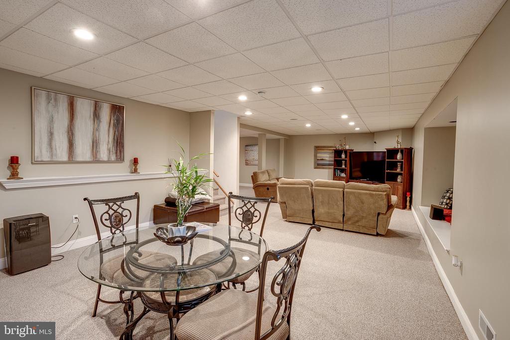 6 OAK RIDGE DRIVE