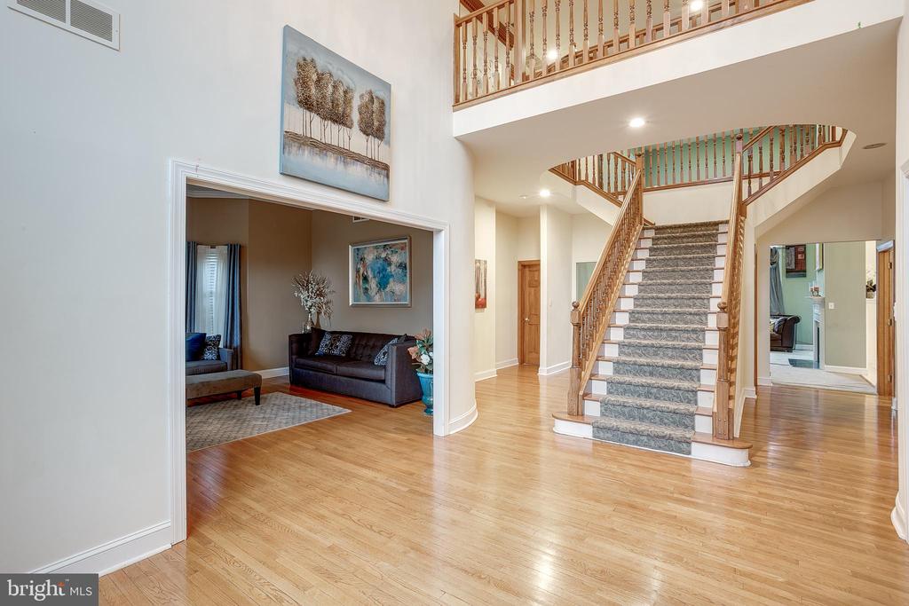6 OAK RIDGE DRIVE