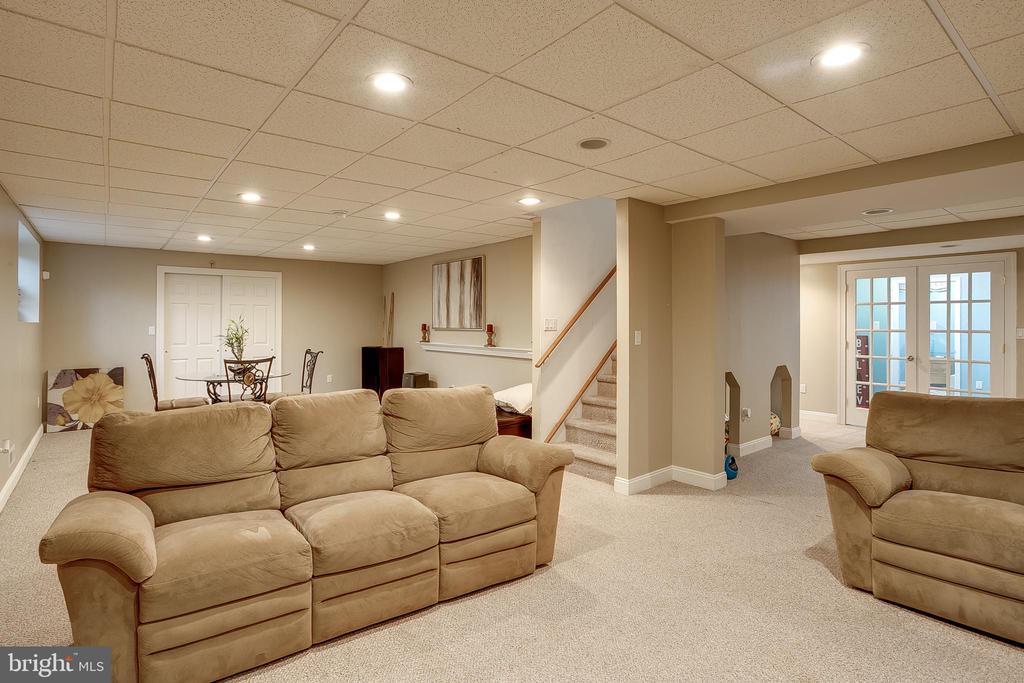 6 OAK RIDGE DRIVE