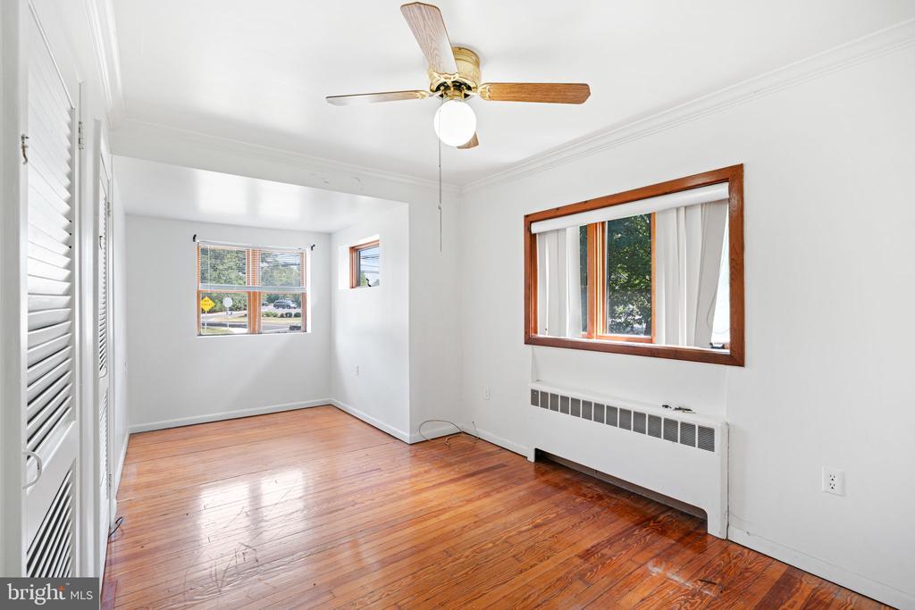 1615 CHAPEL AVENUE W