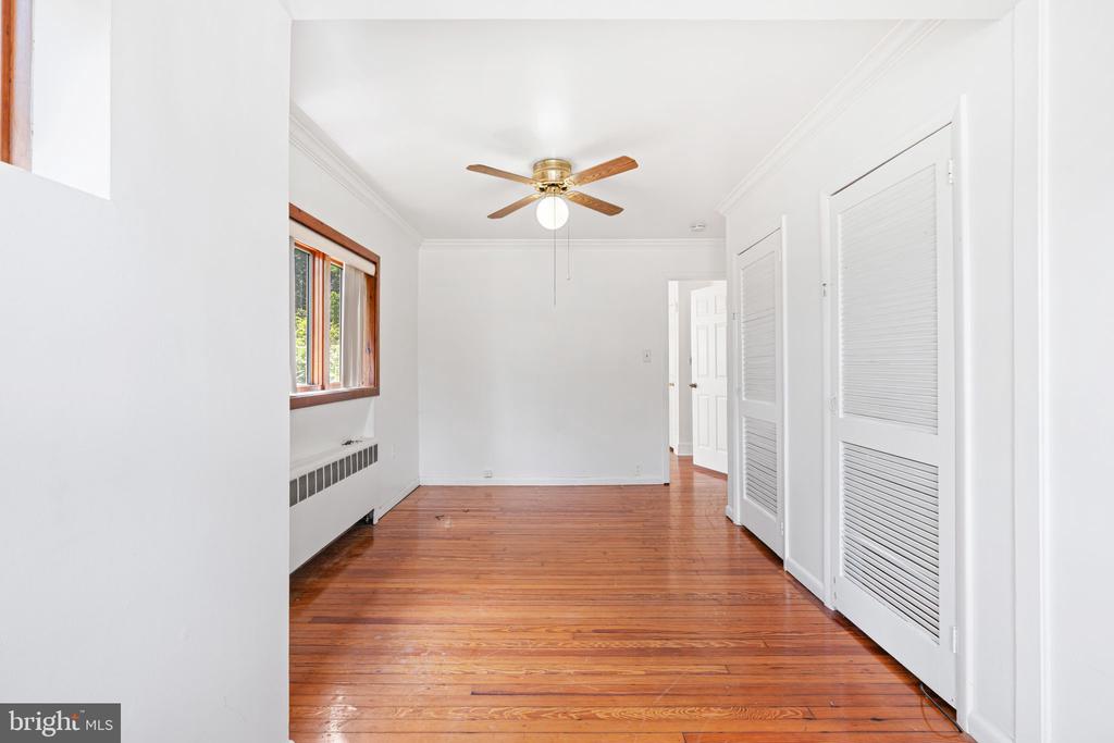 1615 CHAPEL AVENUE W