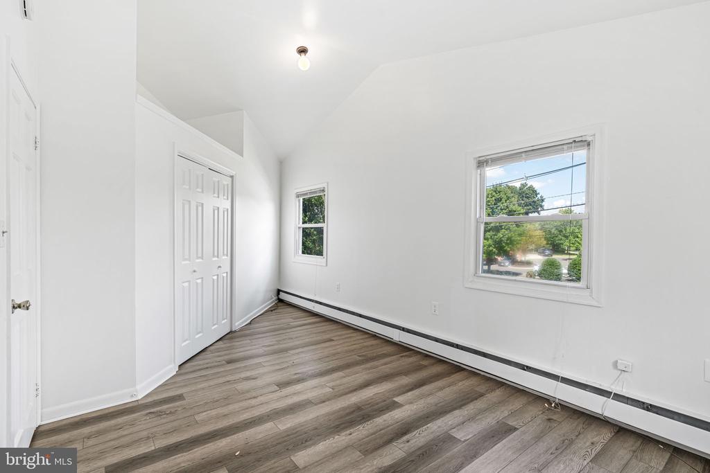 1615 CHAPEL AVENUE W